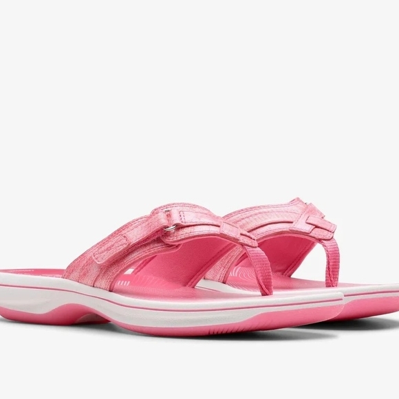 Clarks Pink Cloudsteppers Slip-On Thong Sandals - Picture 5 of 8